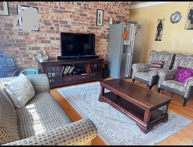 2 BEDROOM TOWNHOUSE FOR SALE IN NAVALSIG